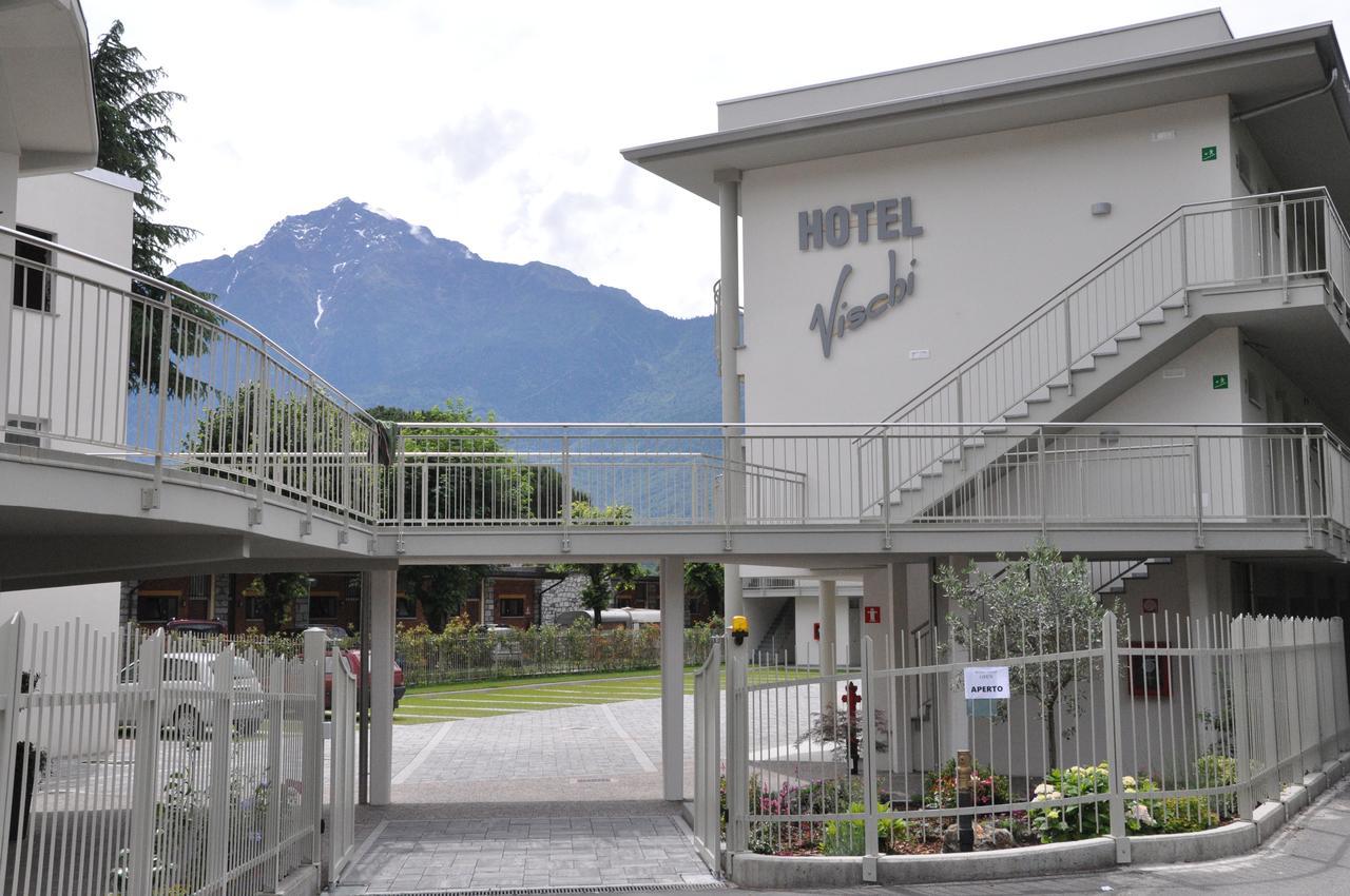 Hotel Vischi Домасо Екстериор снимка