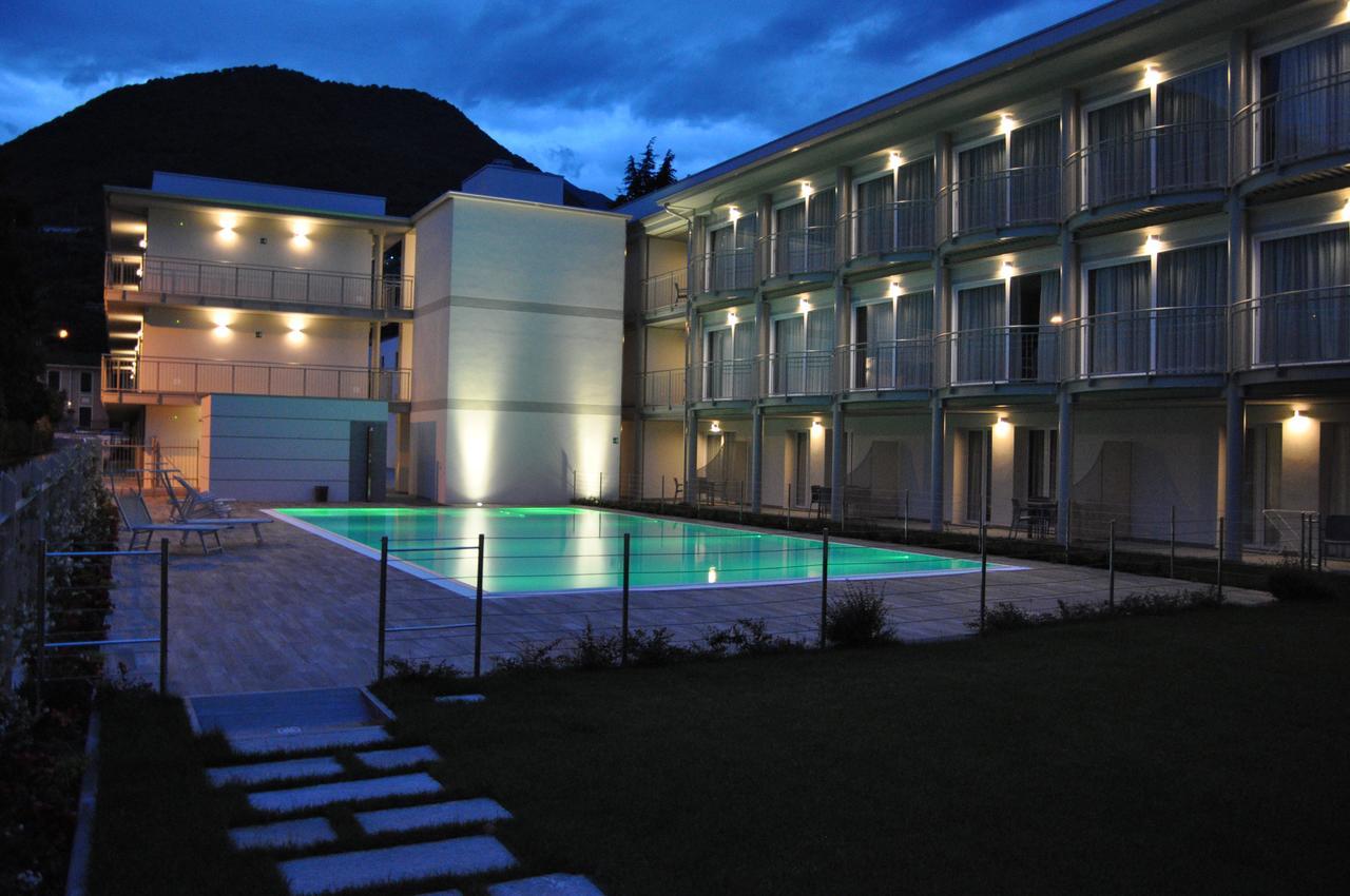 Hotel Vischi Домасо Екстериор снимка