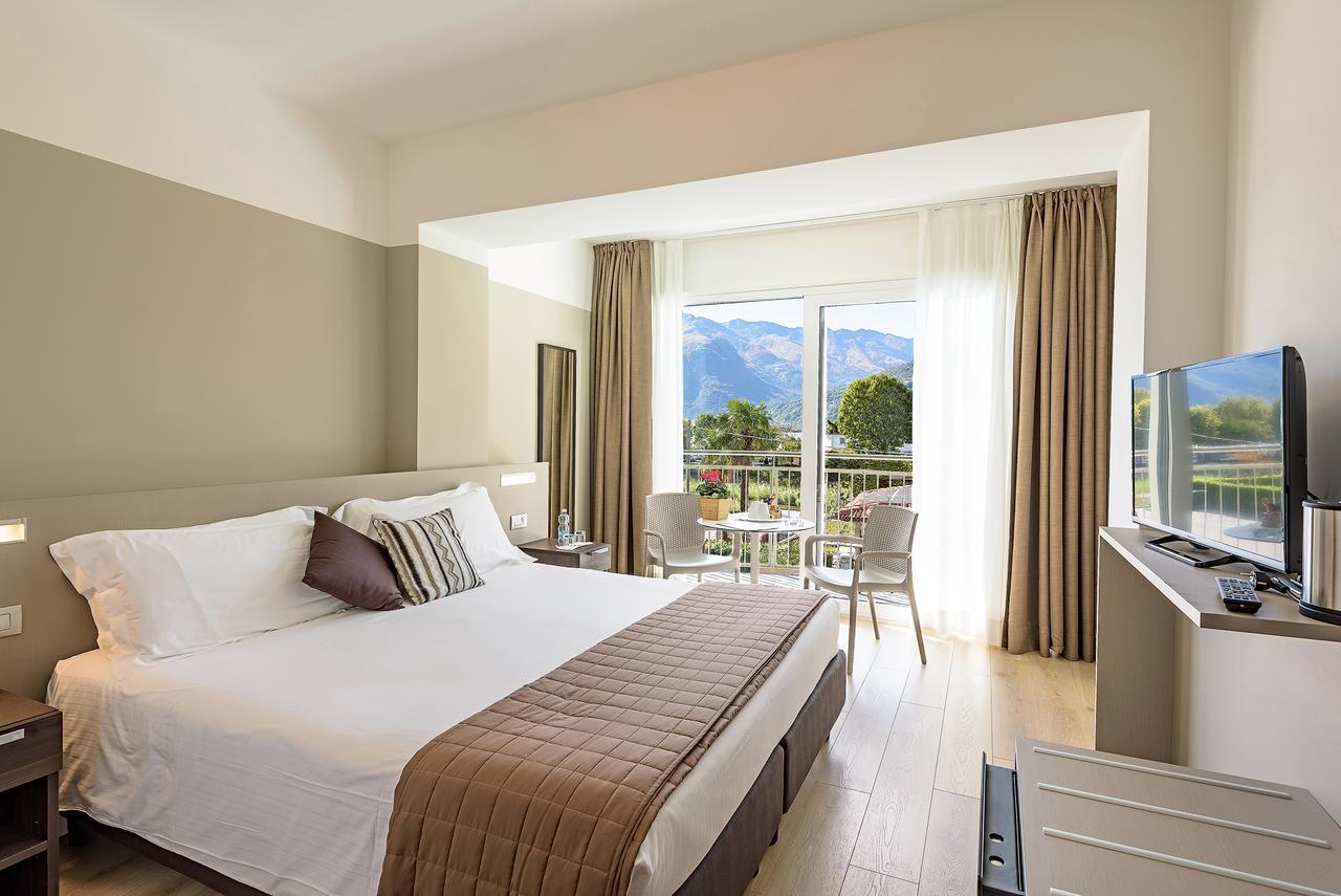 Hotel Vischi Домасо Екстериор снимка