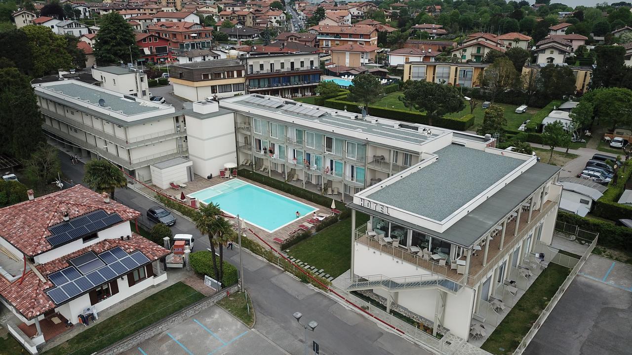 Hotel Vischi Домасо Екстериор снимка
